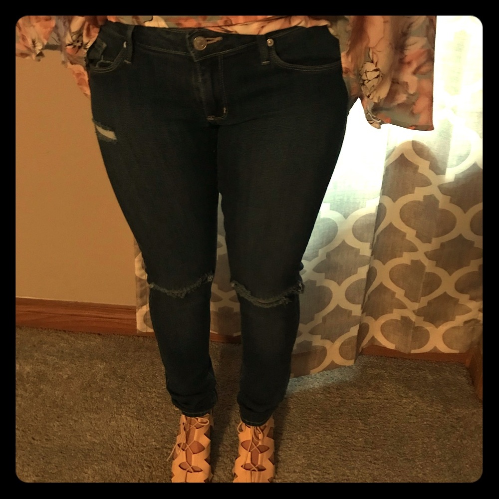 Destroyed jeans